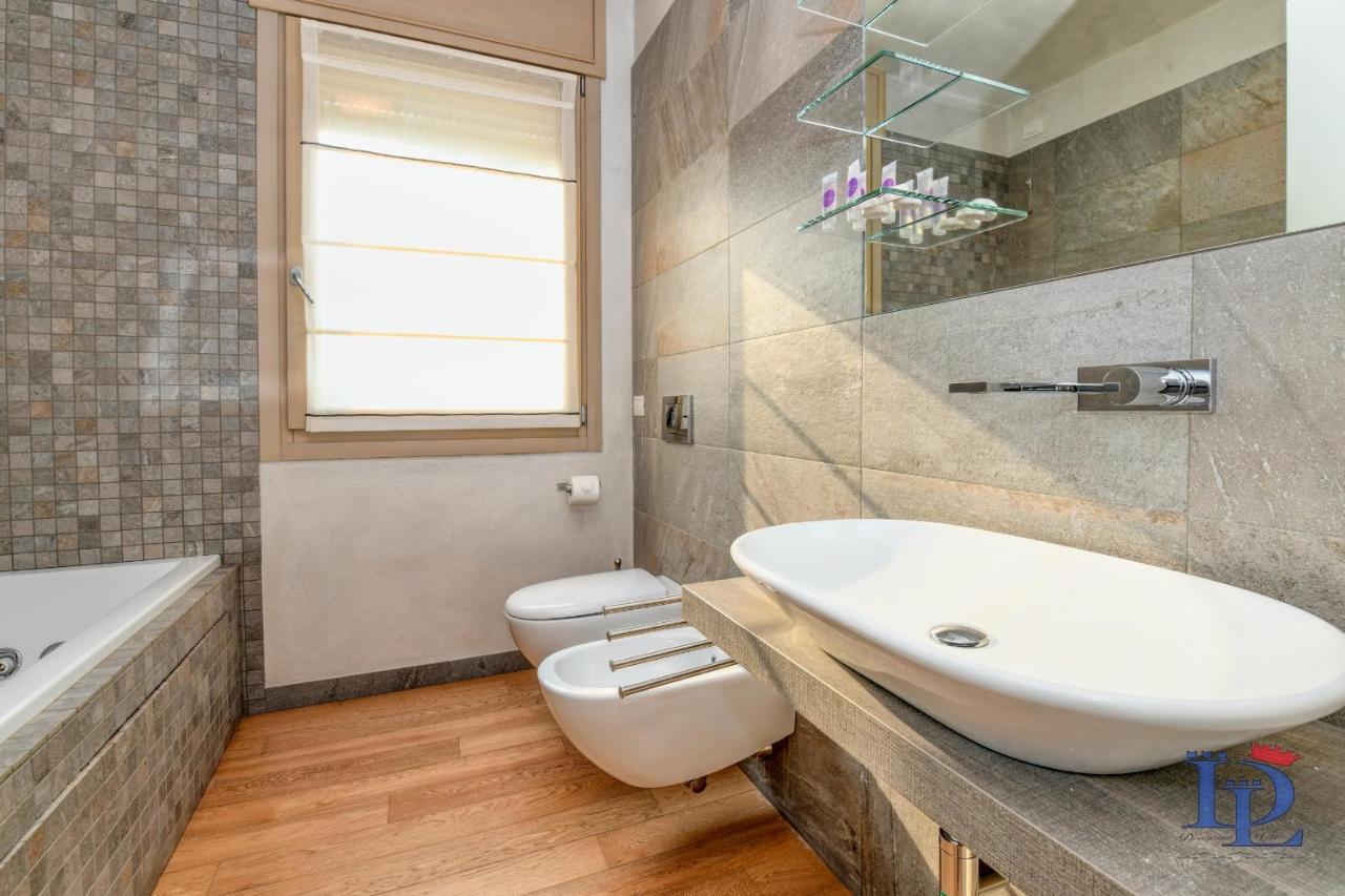 Desenzanoloft Official Partner Marriott Homes & Villas - Oscar Luxury Suite Desenzano del Garda Ngoại thất bức ảnh